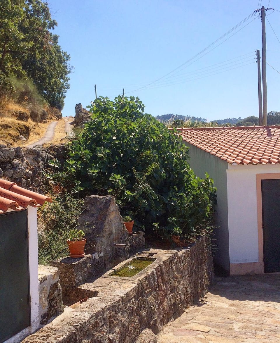 Refugio da Maceira House in Extremadura, Spain