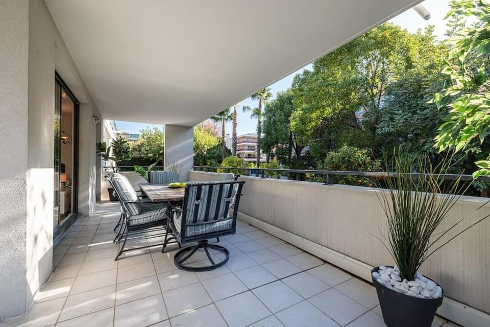 Patio, Day, Balcony/Terrace, Seating area, Garden view