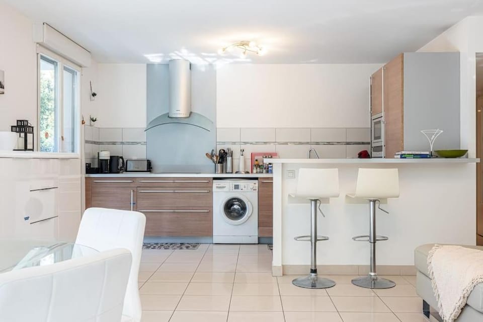 Coffee/tea facilities, Kitchen or kitchenette, minibar, pet friendly, stove, toaster, washing machine
