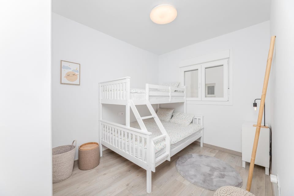 Bed, Photo of the whole room, Bedroom, bunk bed