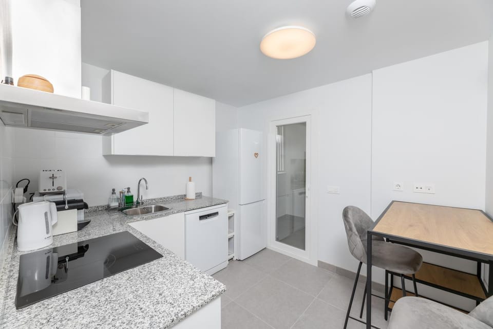 Kitchen or kitchenette, dishwasher, pet friendly, stove