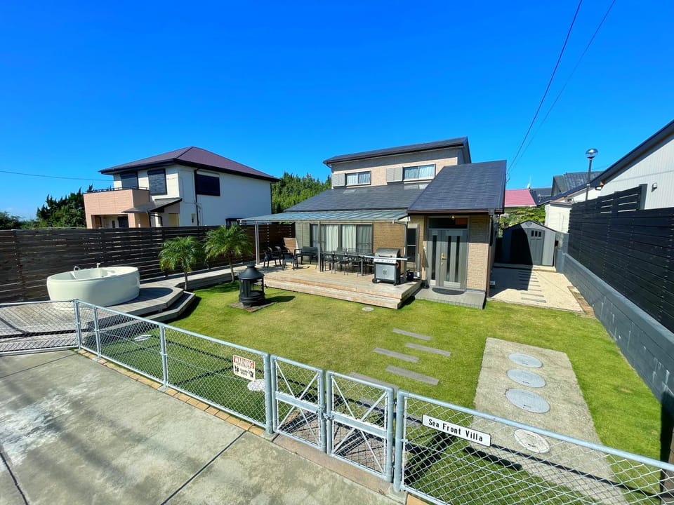 Property building, Day