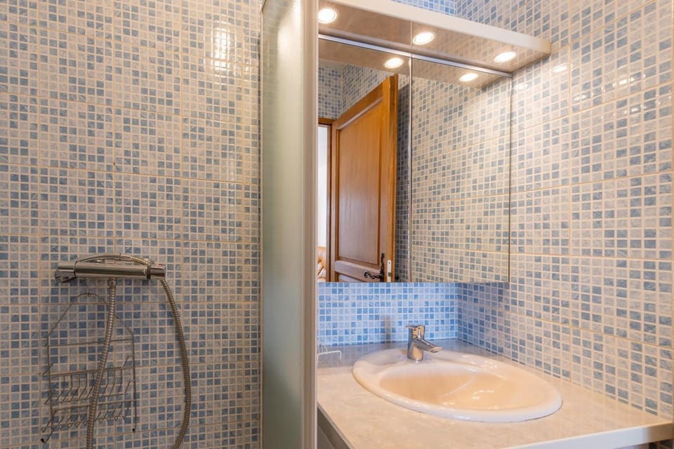 Bathroom, Living room