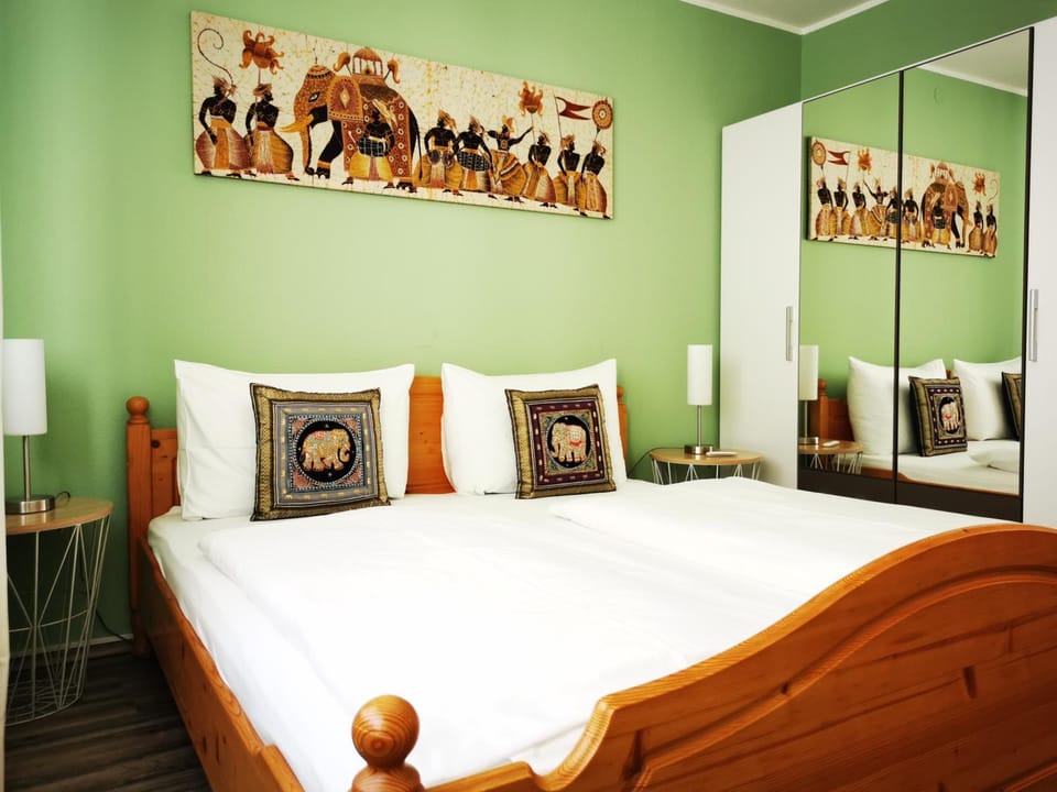 Bed, Photo of the whole room, Bedroom