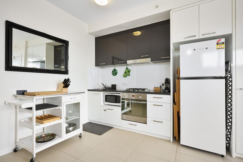 Coburg Loft 270 Views Top Floor Retreat Apartment in Melbourne