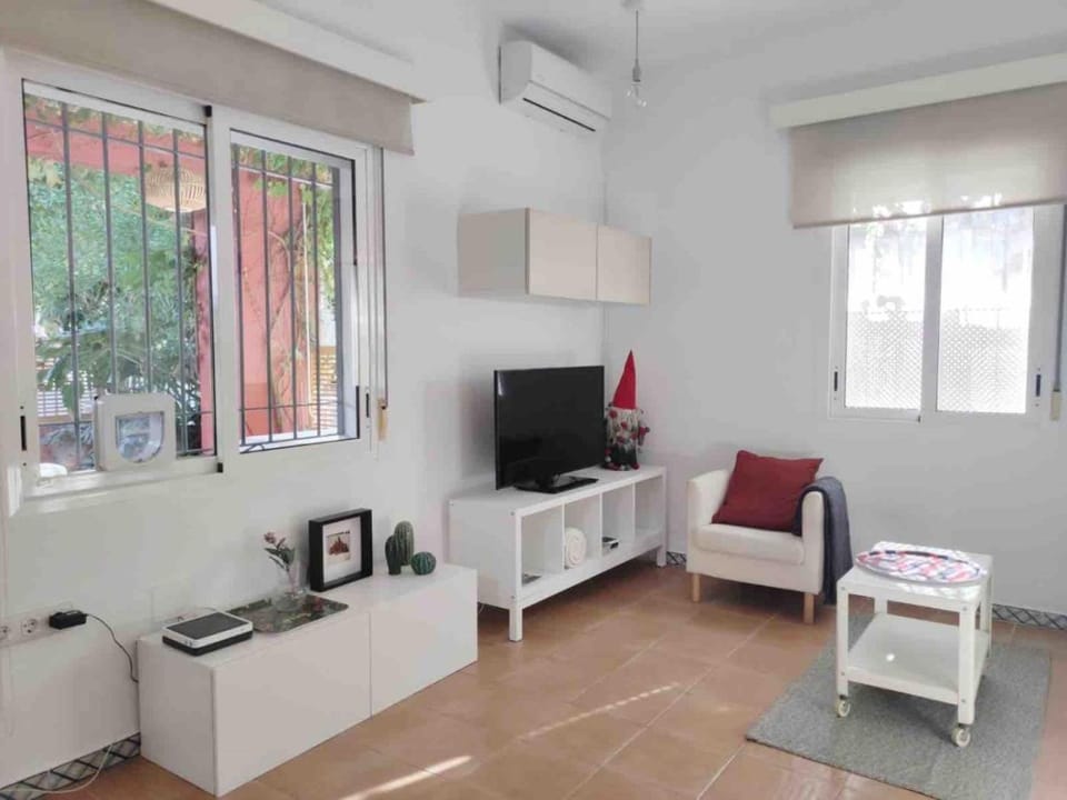 TV and multimedia, air conditioner