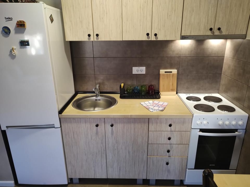 Kitchen or kitchenette, pet friendly, stove