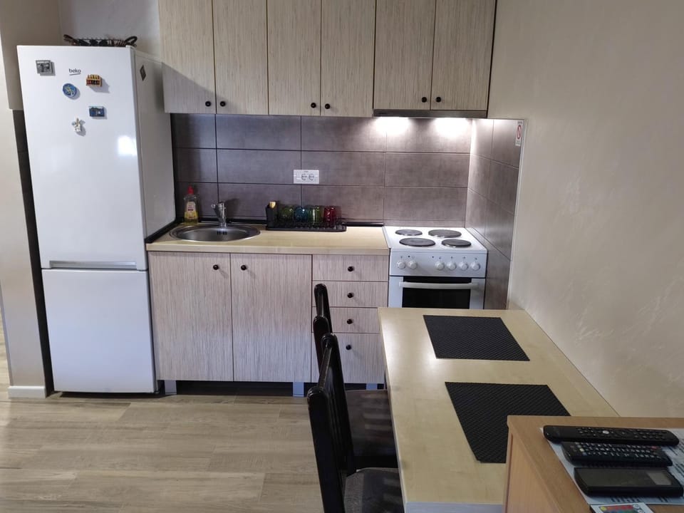 Kitchen or kitchenette, pet friendly, stove