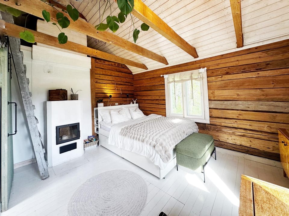 Property building, Bed, Bedroom, fireplace