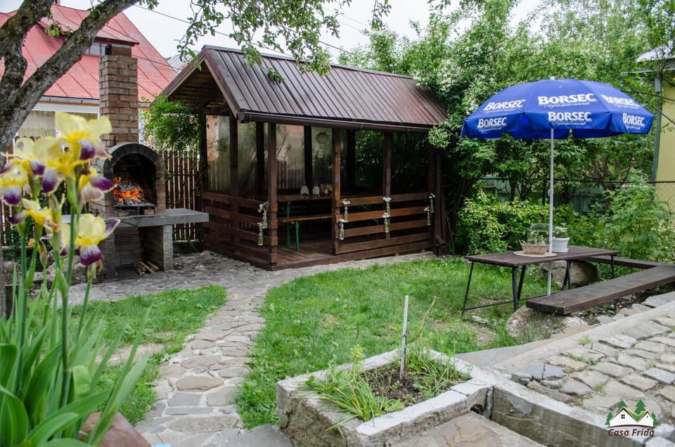 BBQ facilities, Garden, Dining area