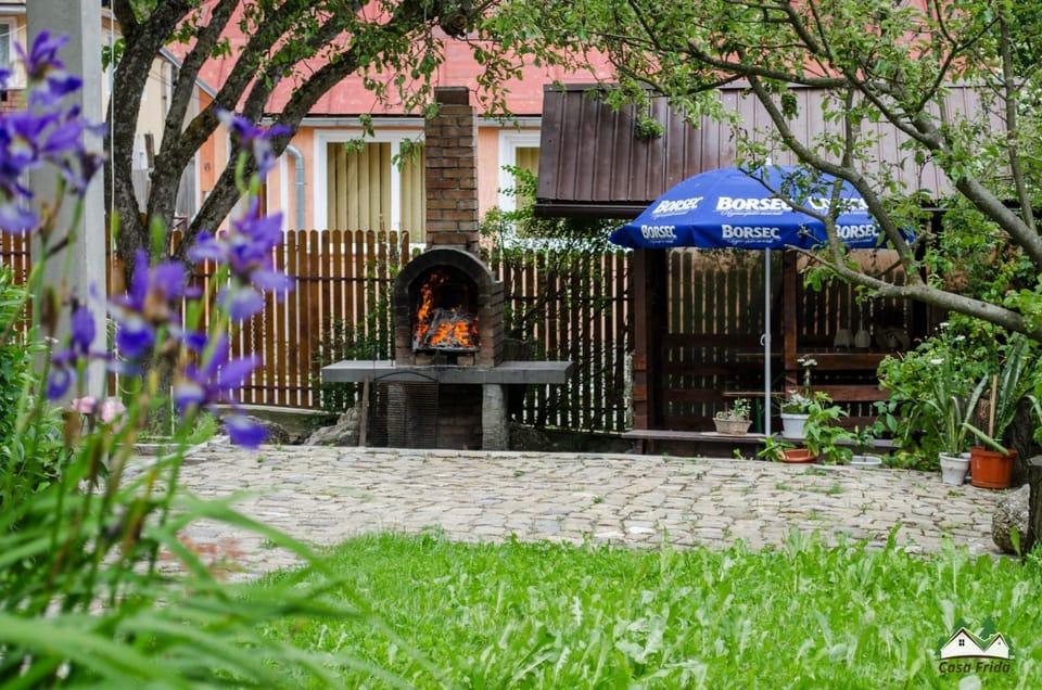 BBQ facilities, Garden, Dining area