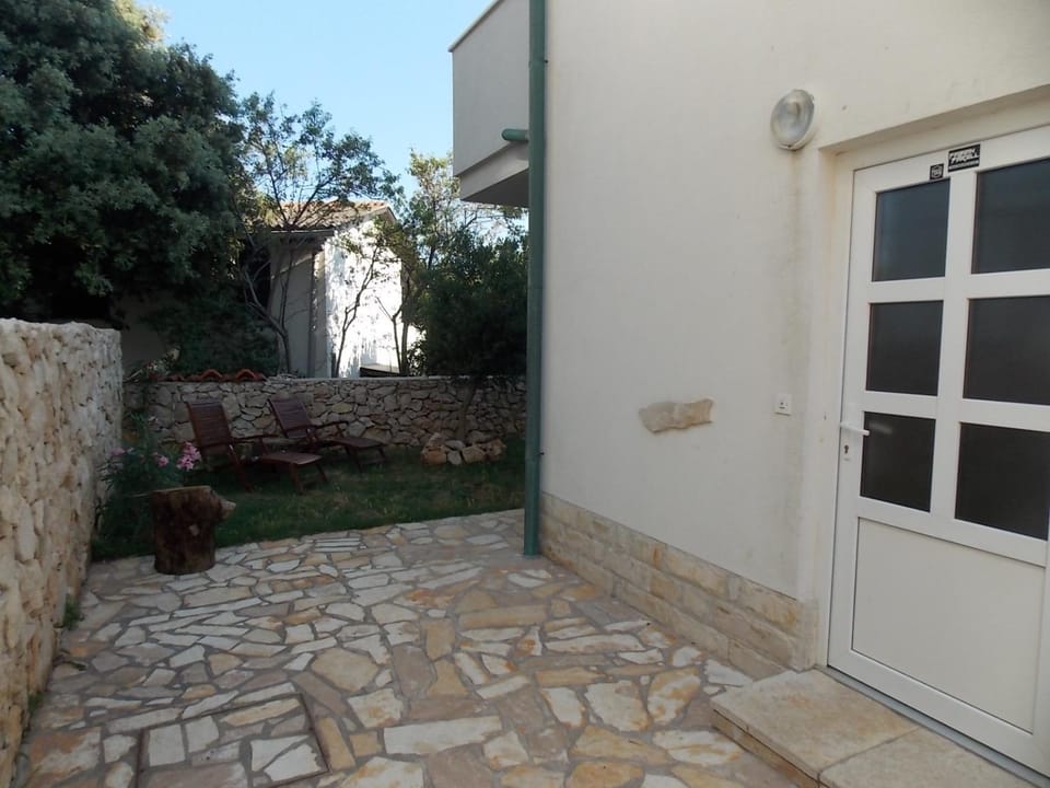 Matea Apartment in Novalja