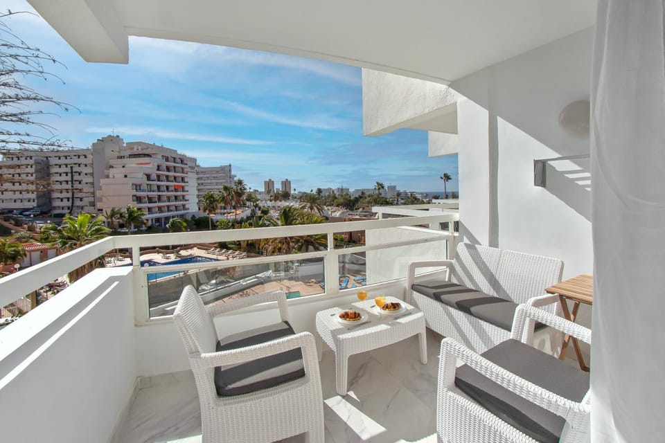 Patio, View (from property/room), Balcony/Terrace, Seating area