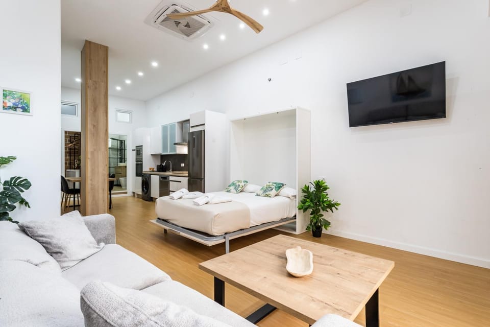 Bed, TV and multimedia, Kitchen or kitchenette, Living room, Seating area, Dining area, towels
