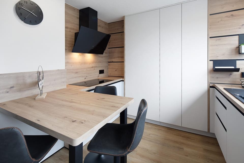 Kitchen or kitchenette, Living room