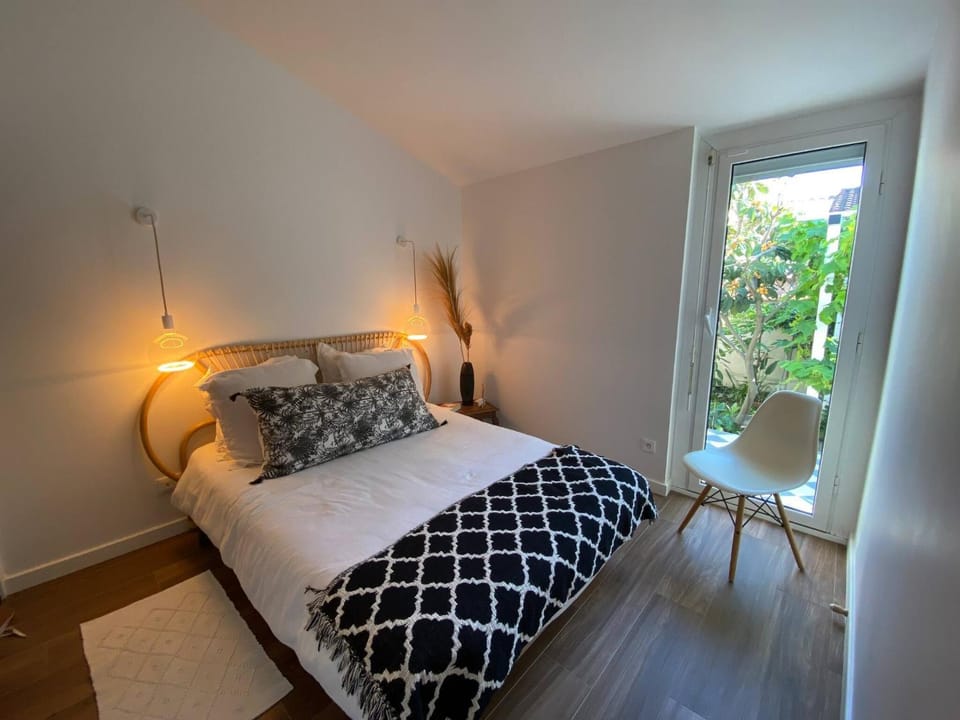 Bed, Bedroom