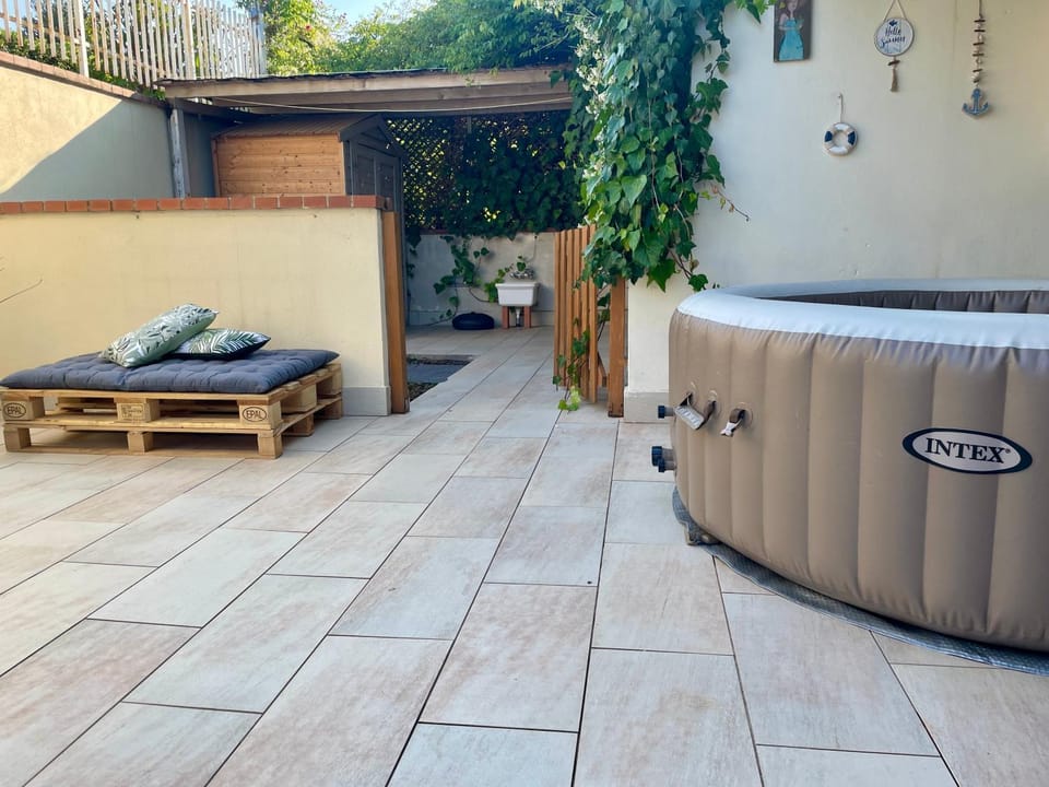 Hot Tub, Balcony/Terrace