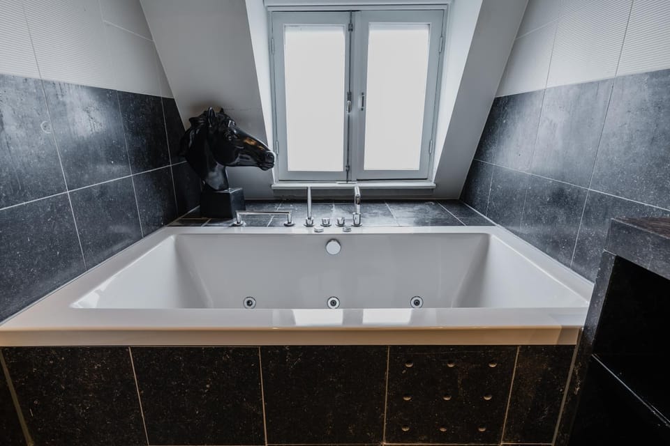 Bathroom, Bath