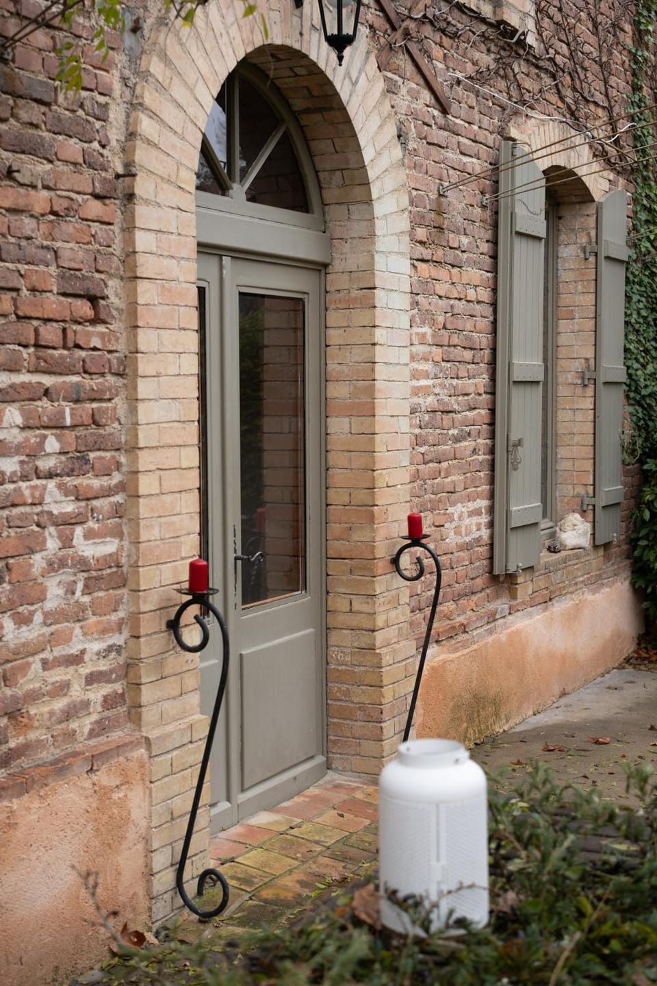 Property building, Day