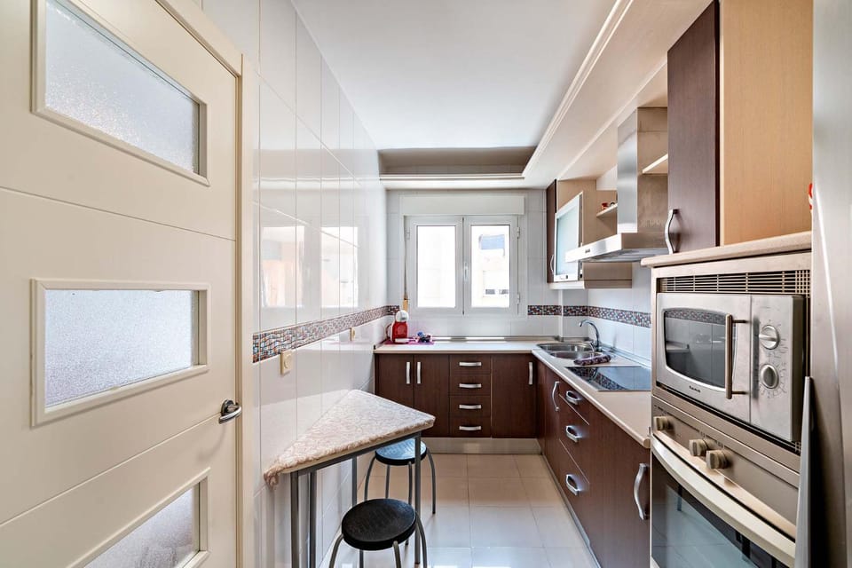 microwave, kitchen
