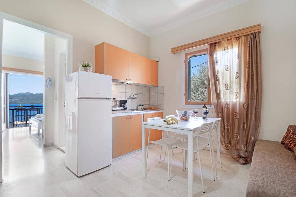Property building, Kitchen or kitchenette, Living room