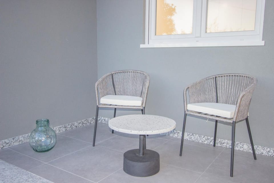 Off site, Balcony/Terrace