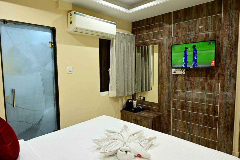 Bed, TV and multimedia, towels, air conditioner