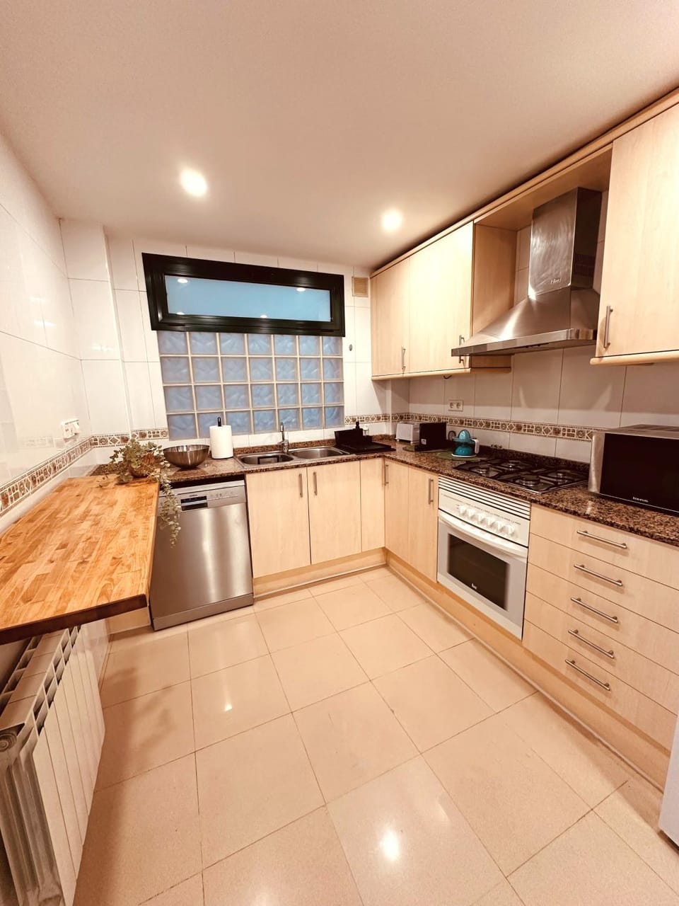 Kitchen or kitchenette, dishwasher, minibar, pet friendly, stove, toaster