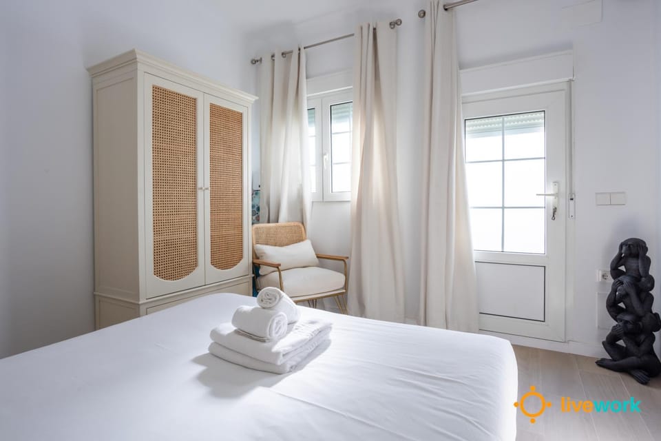 Bed, Photo of the whole room, Bedroom, towels, wardrobe
