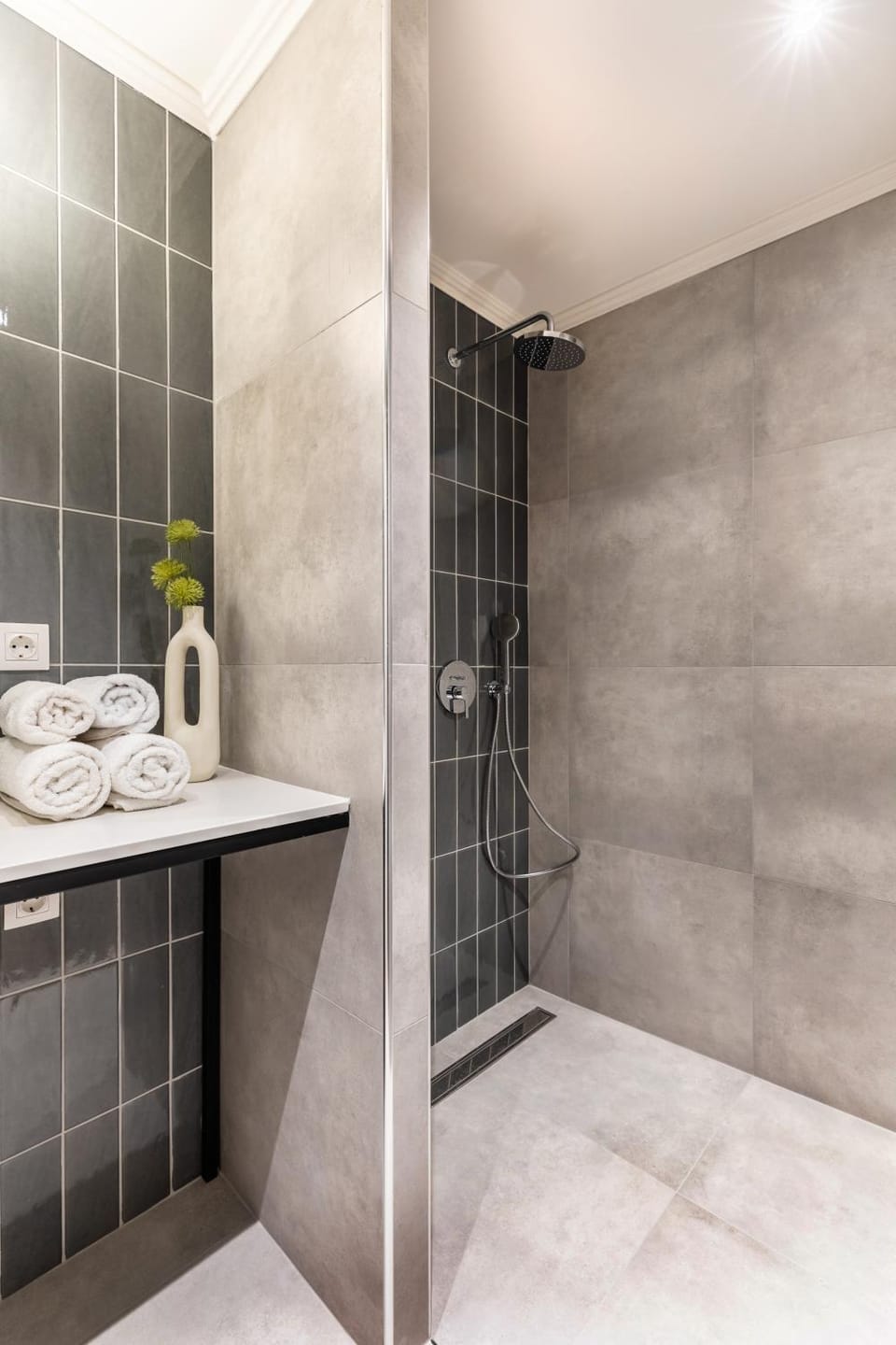 Shower, Bathroom, towels