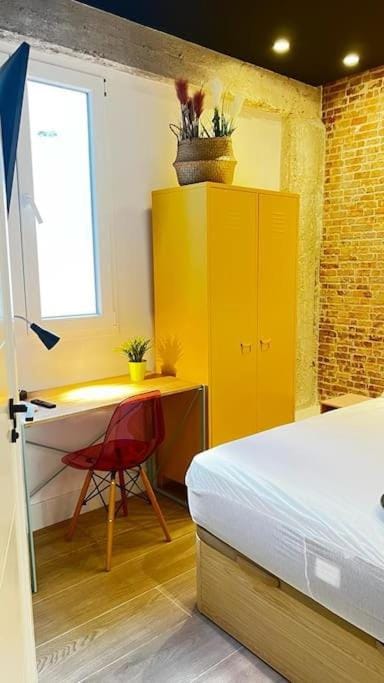 Beach Valencia Rooms Late Checkout 14 h free Netflix Tv Vacation rental in Valencia