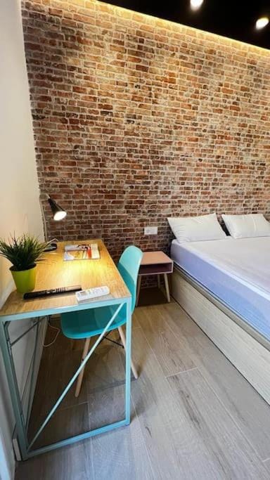 Beach Valencia Rooms Late Checkout 14 h free Netflix Tv Vacation rental in Valencia