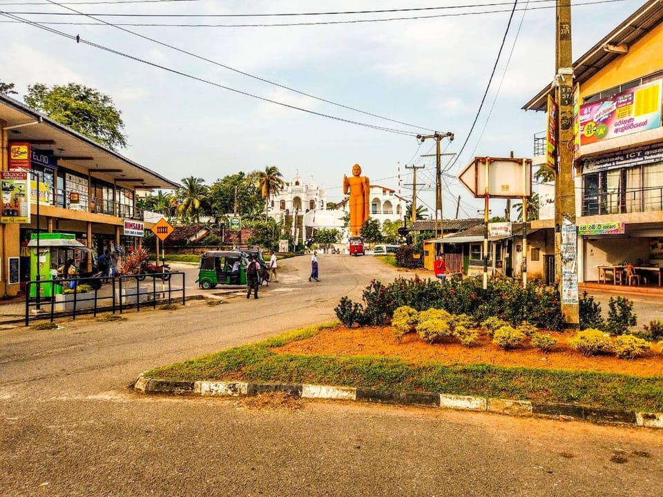 Neighbourhood, Area and facilities
