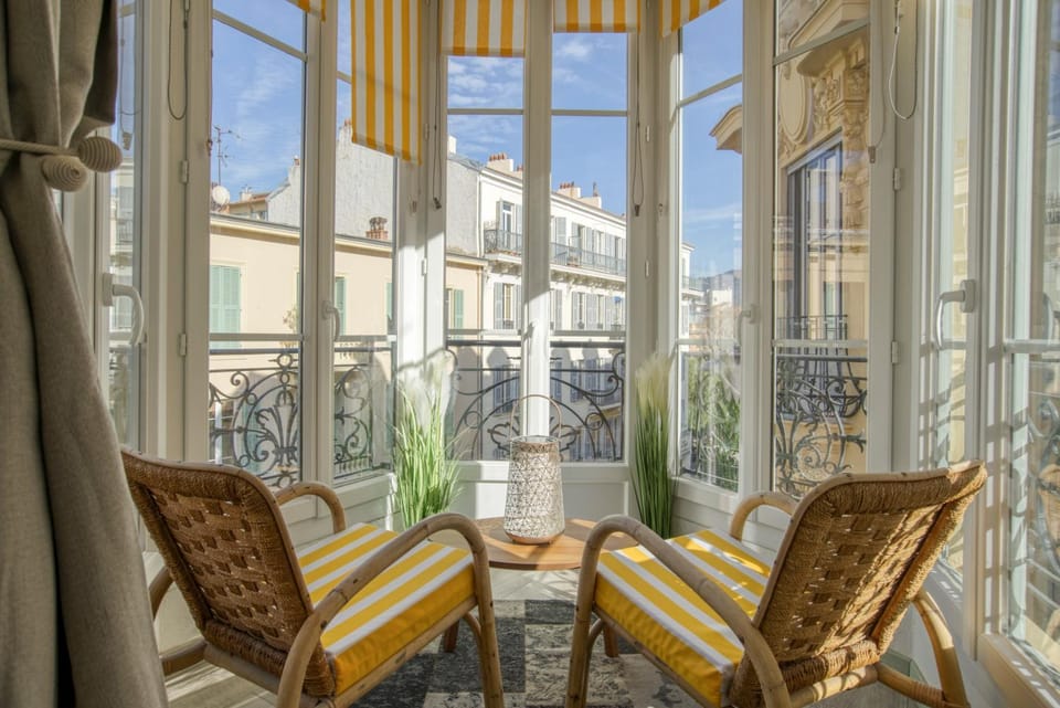 Patio, City view, City view, Mountain view