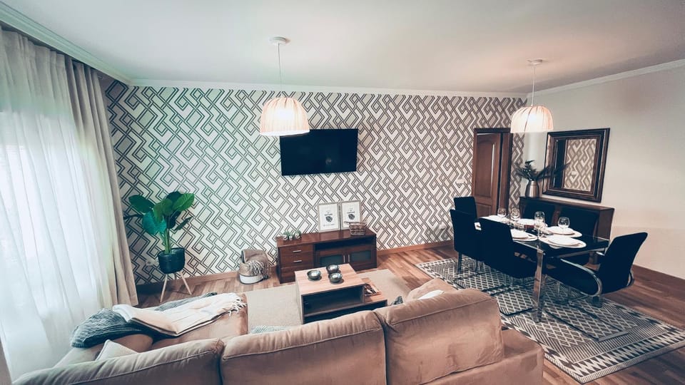 TV and multimedia, Living room, Dining area