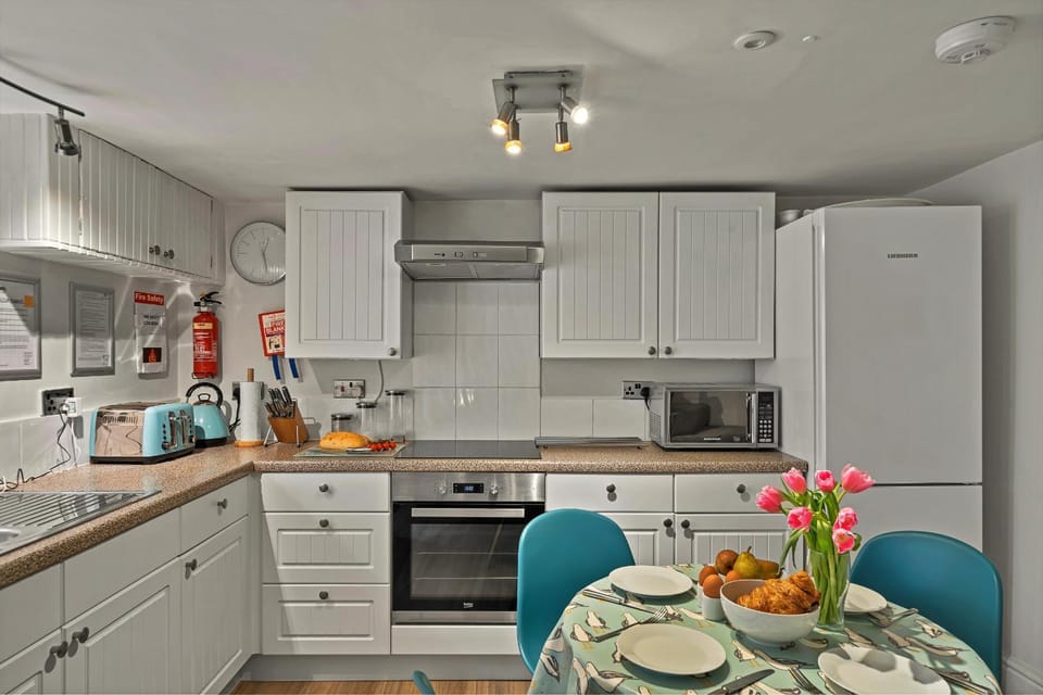 Coffee/tea facilities, Kitchen or kitchenette, Dining area, minibar, pet friendly, stove, toaster