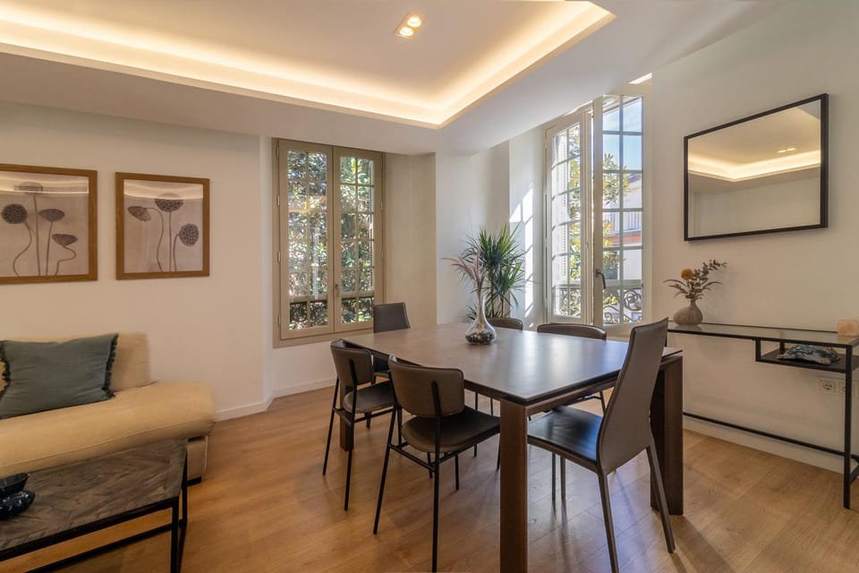 NT Luxury Central Duplex with Terrace & Parking Apartment in Malaga