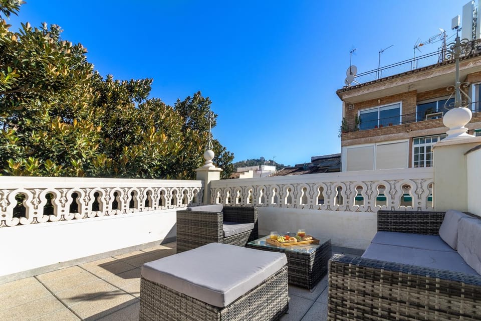 NT Luxury Central Duplex with Terrace & Parking Apartment in Malaga