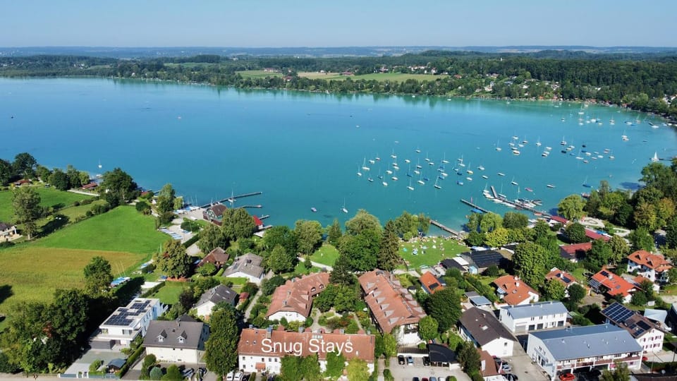 Property building, Neighbourhood, Natural landscape, Bird's eye view, Location