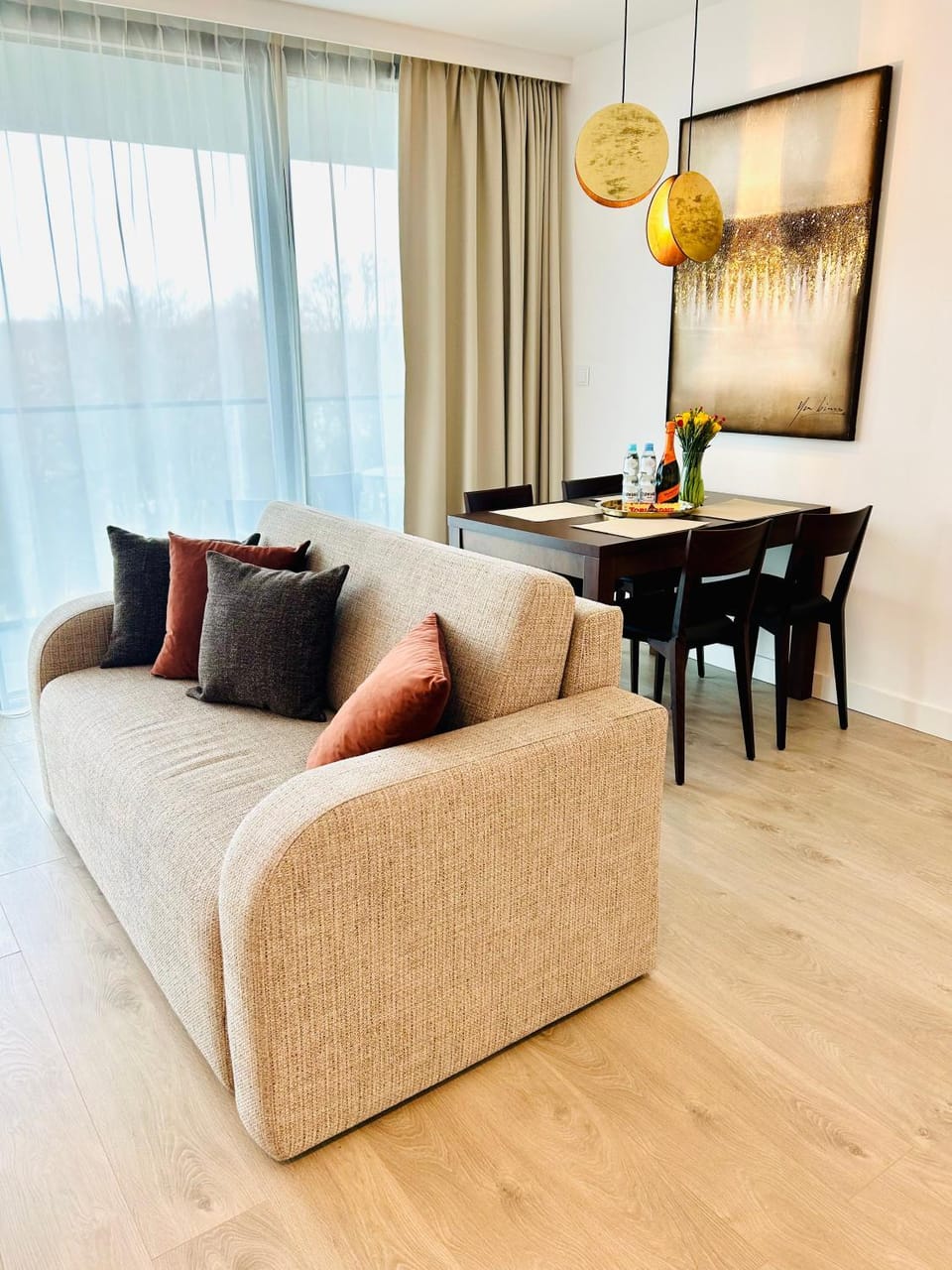 Living room, Seating area