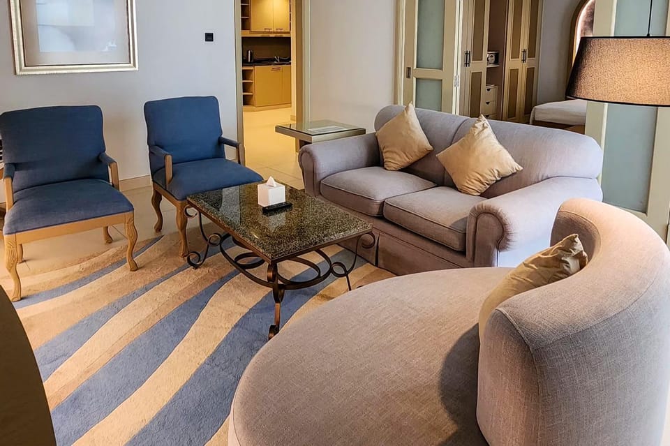 Living room, Seating area