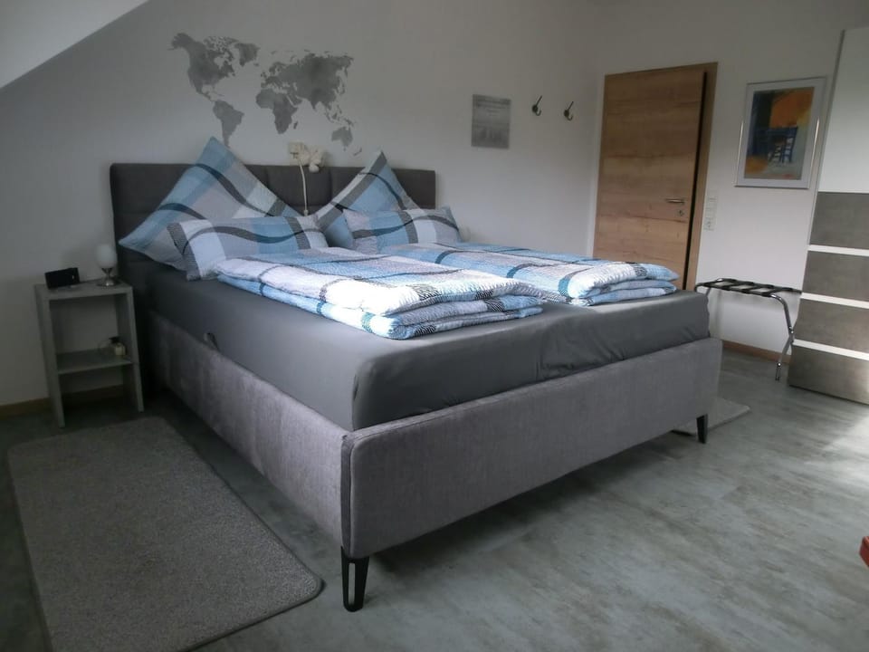 Living room, Bedroom