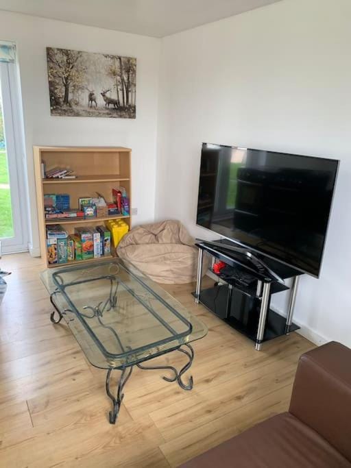 1 Bedroom annex, private bathroom, peaceful area Apartment in Stroud District