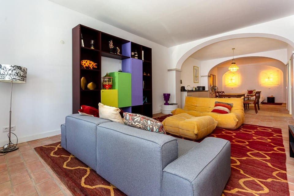 Living room, Seating area