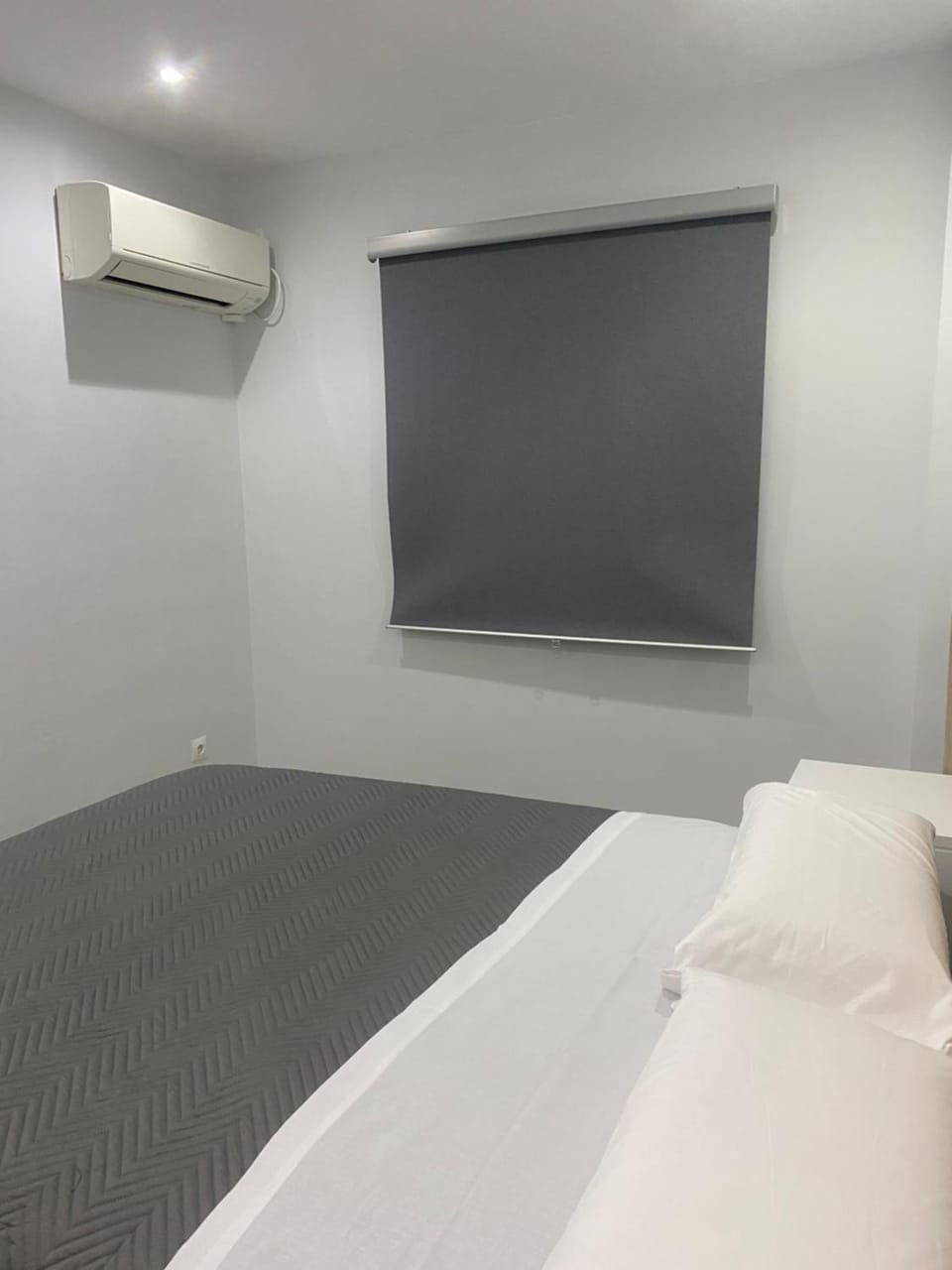Bed, Bedroom, air conditioner