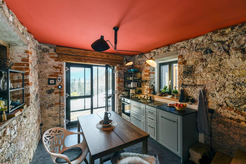 Kitchen or kitchenette, Dining area, pet friendly