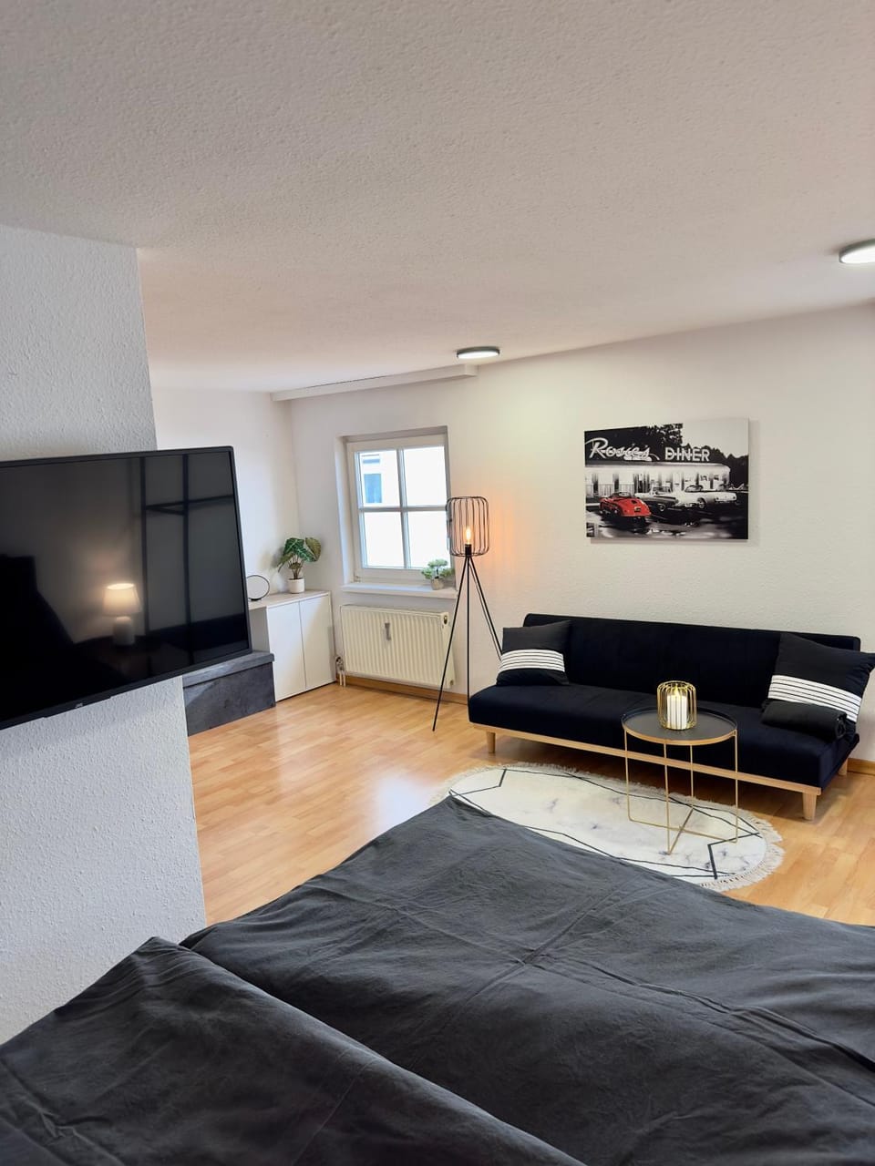 Bed, TV and multimedia, Living room, Photo of the whole room, Bedroom