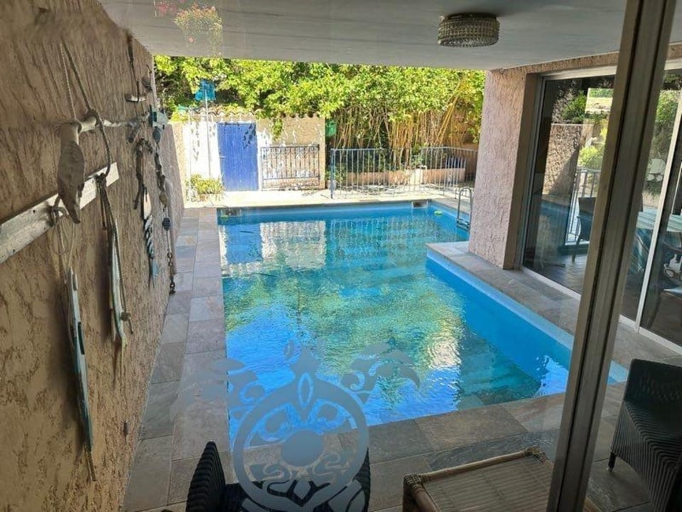 Property building, Swimming pool