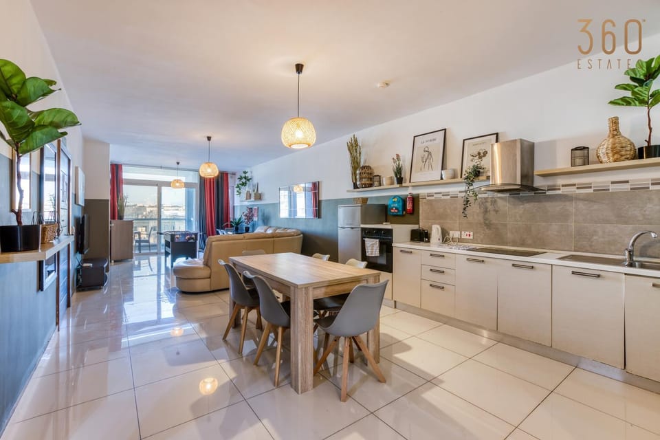 Kitchen or kitchenette, Dining area, dishwasher, minibar, pet friendly, stove
