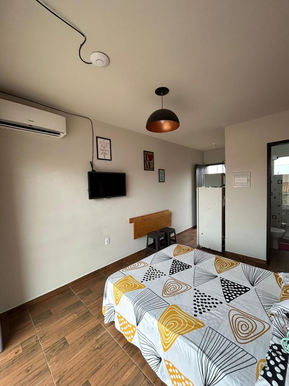 Kitnet c/ garagem 2 km da praia Apartment in Florianopolis